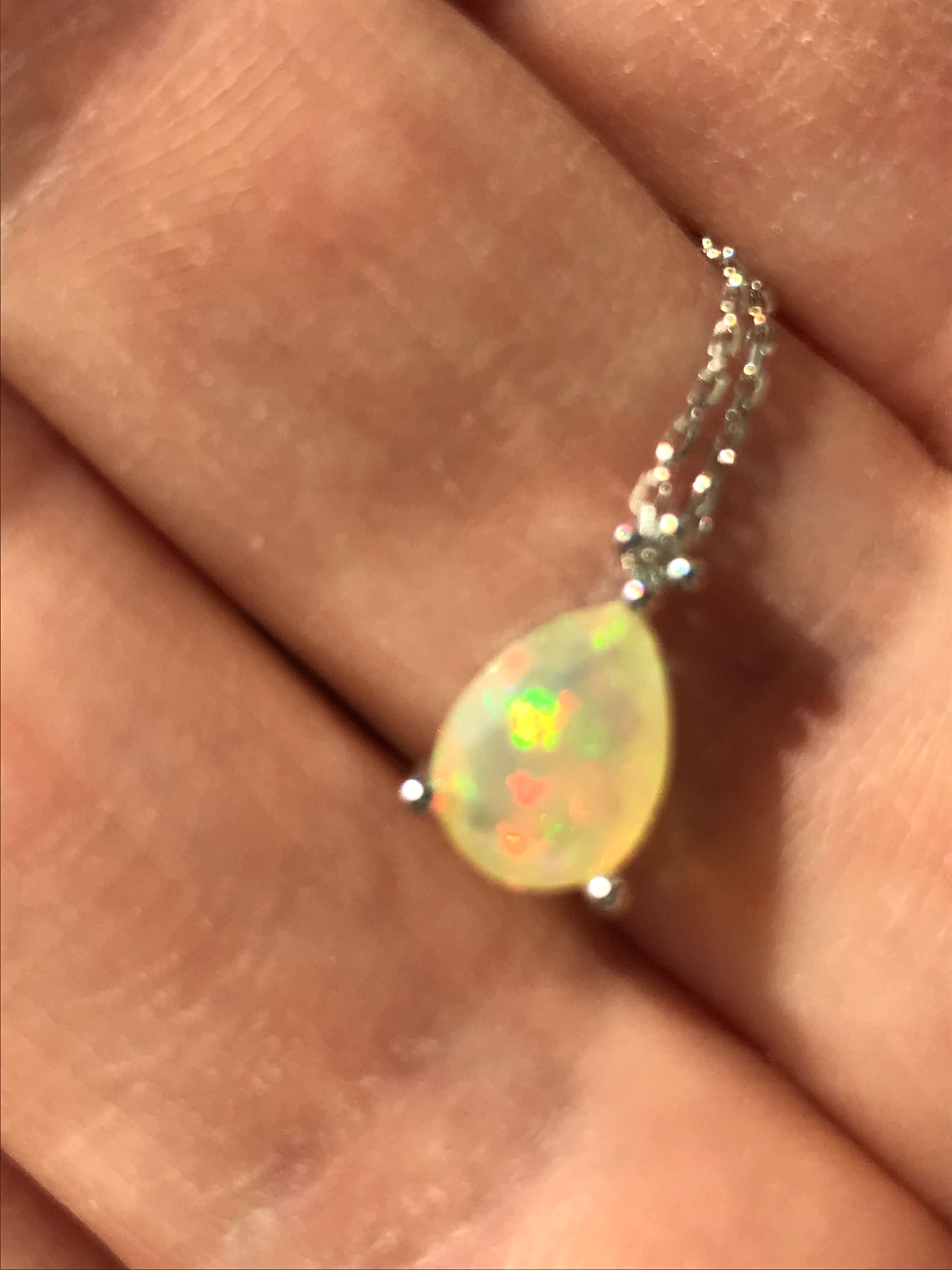 pandant aur 14k- lant de 18k opal etiopian si diamant