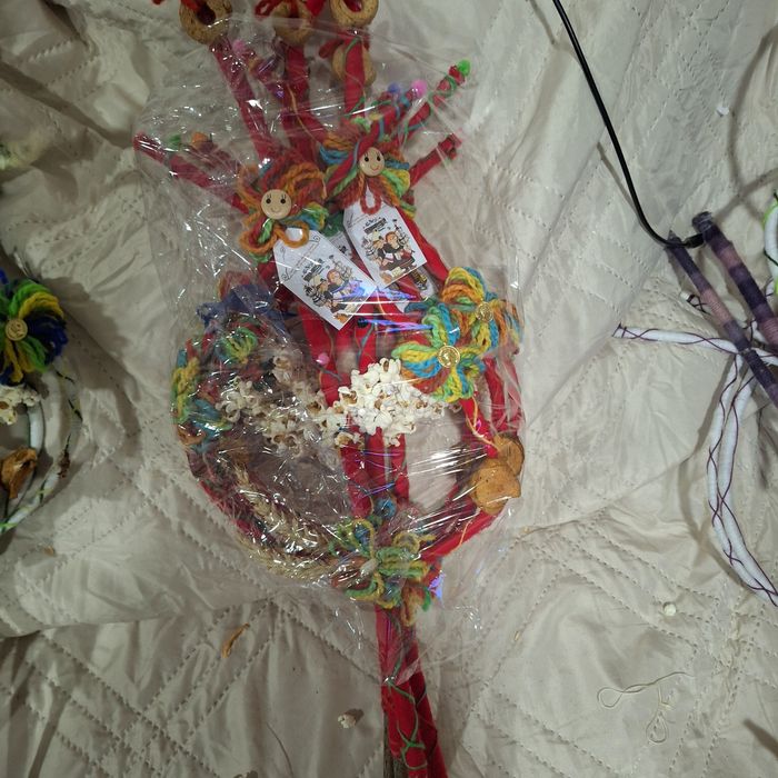 Битови Сурвакници