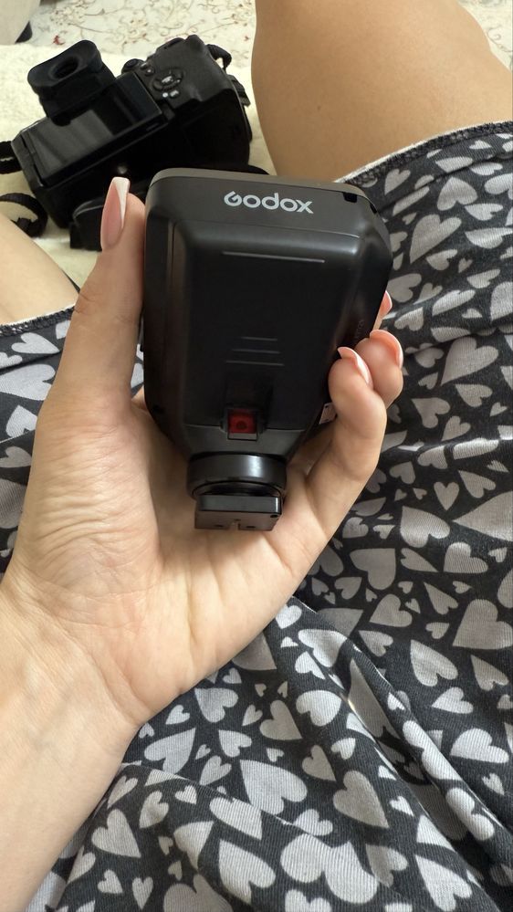 Радиосинхронизатор Godox XproII S+  (его еще называют башмак)