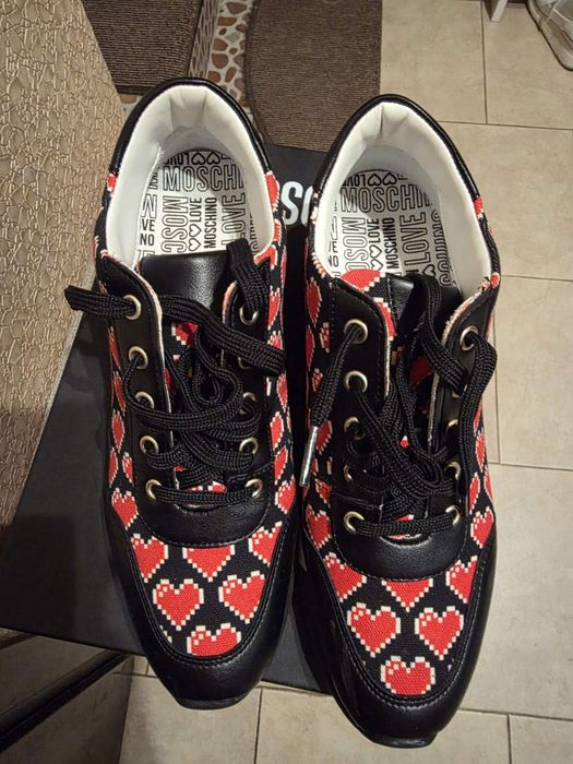 Love Moschino обувки