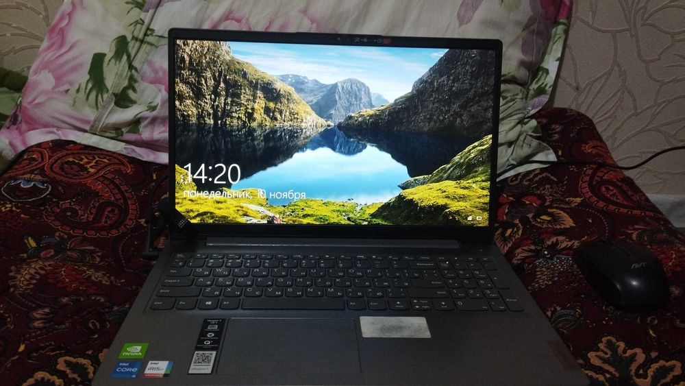 Lenova core i5. Intel iRis x