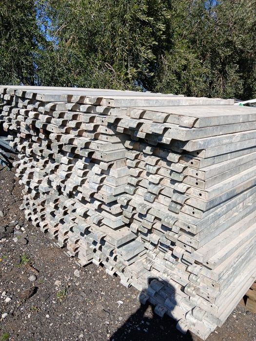 Vând sau  închiriez  schela model italian