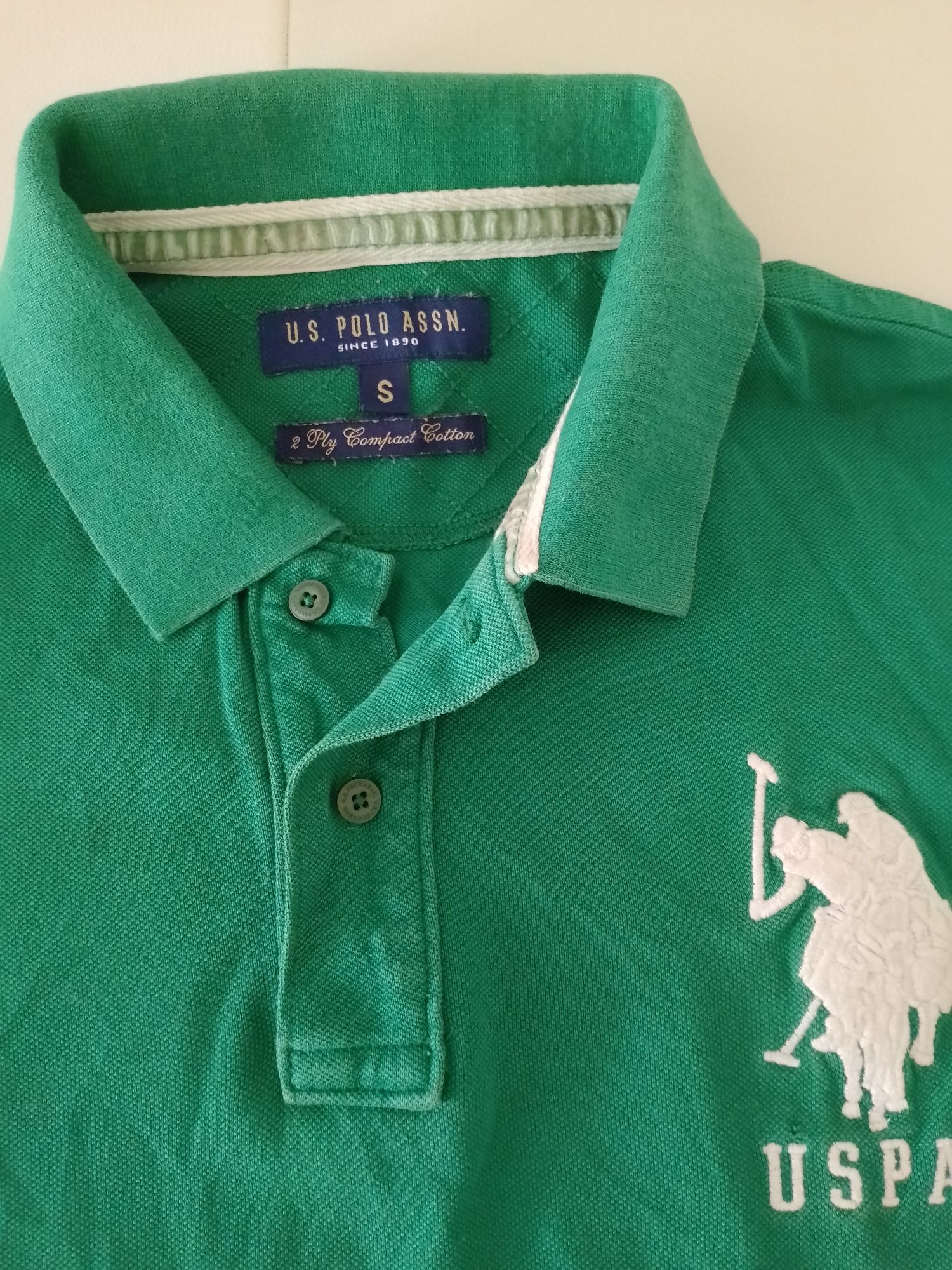 Vând tricou polo ,produs original, mărimea M,produs calitate