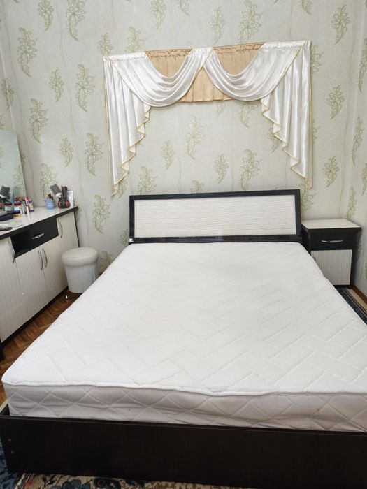 Спальный гарнитур, акрил, для большой комнаты. В отличном состоянии