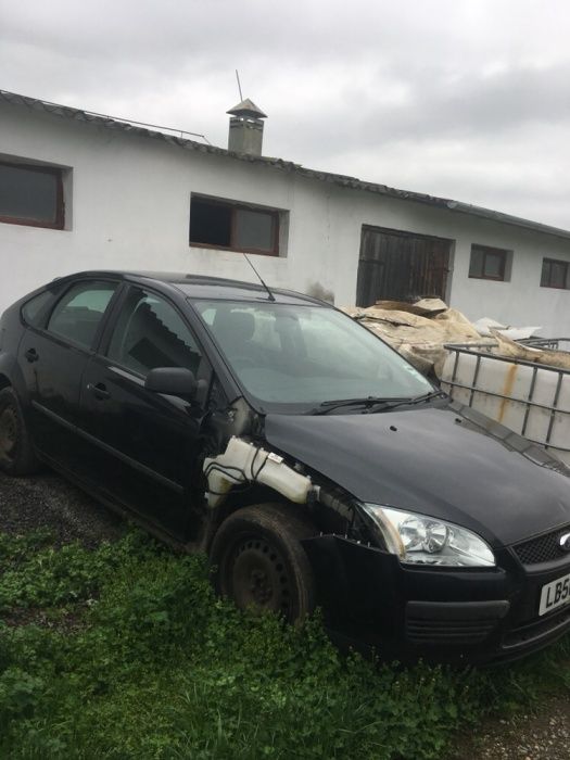 Vând usa fata spate stanga dreapta ford focus