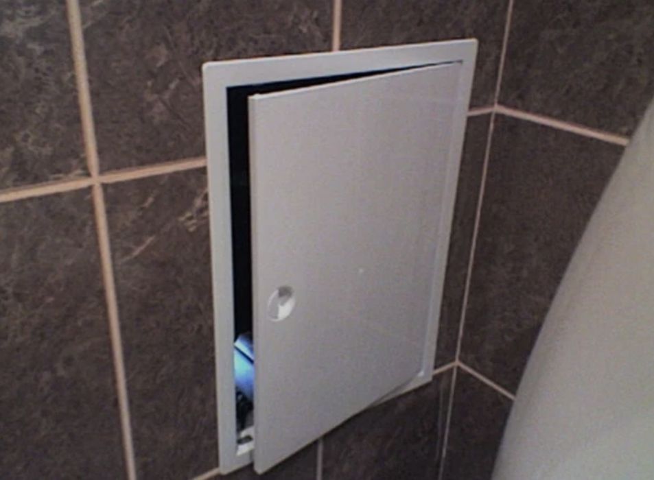 Люк ревизионный пластиковый сантехника