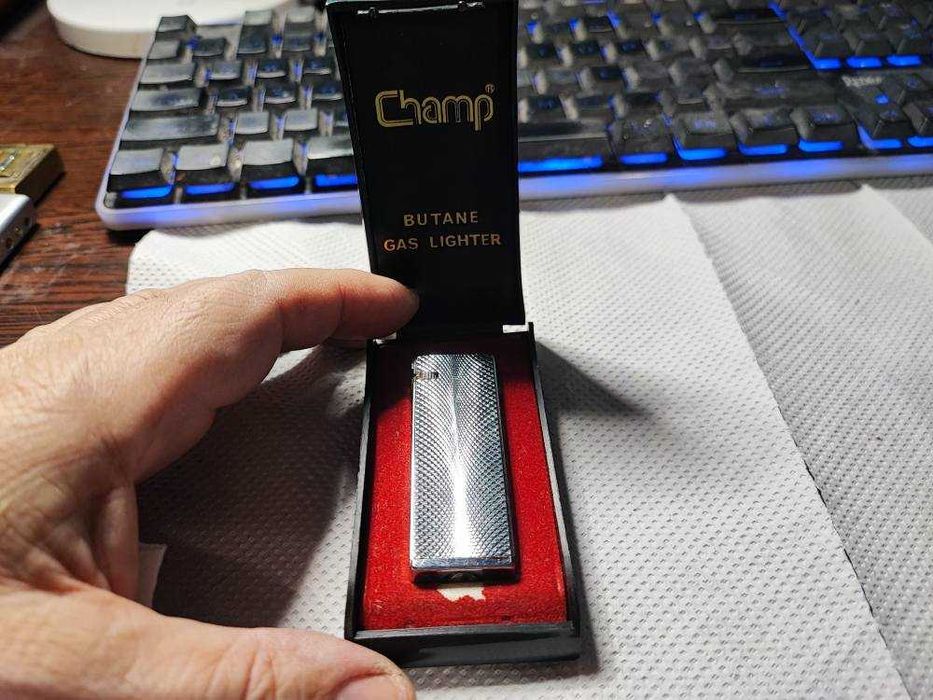 Lot vintage de 8 brichete