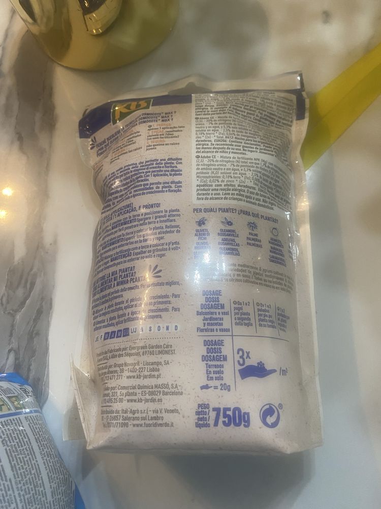 Angrasamant pentru citrice de lunga durata