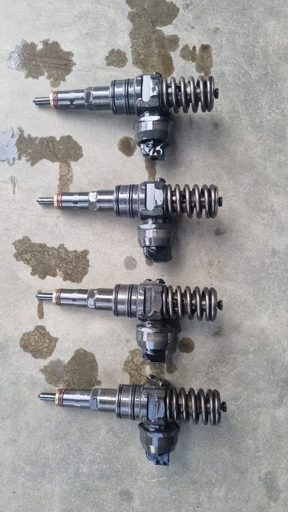 Injectoare vw golf 4 1.9 tdi cod injector 038130073ag