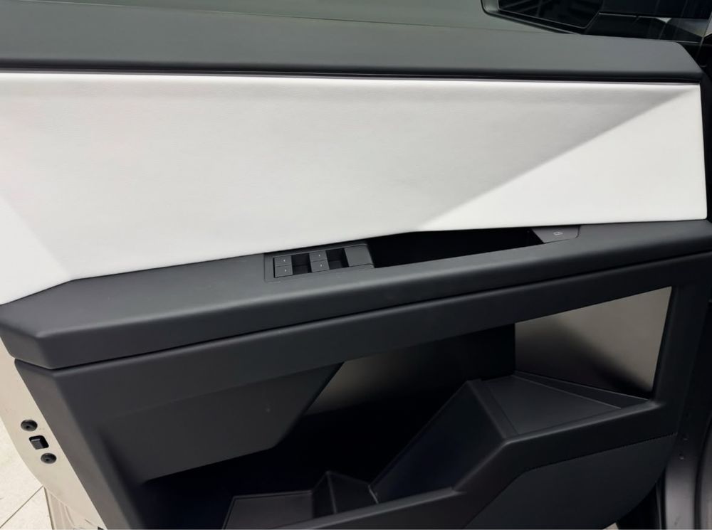 Tesla CyberTruck Cyberbeast наличи Ташкенте