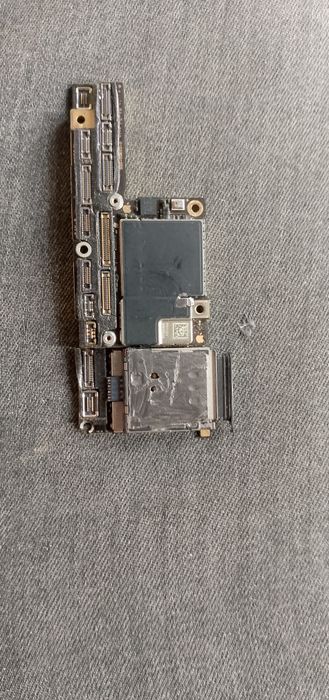 Iphone x 64gb plata sotiladi