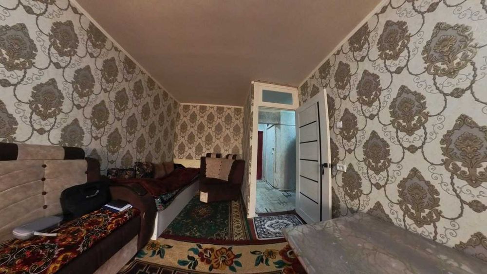 Заканал  28-мактаб 1 қаватда 2 хонали квартира сотилади. ID: 1455