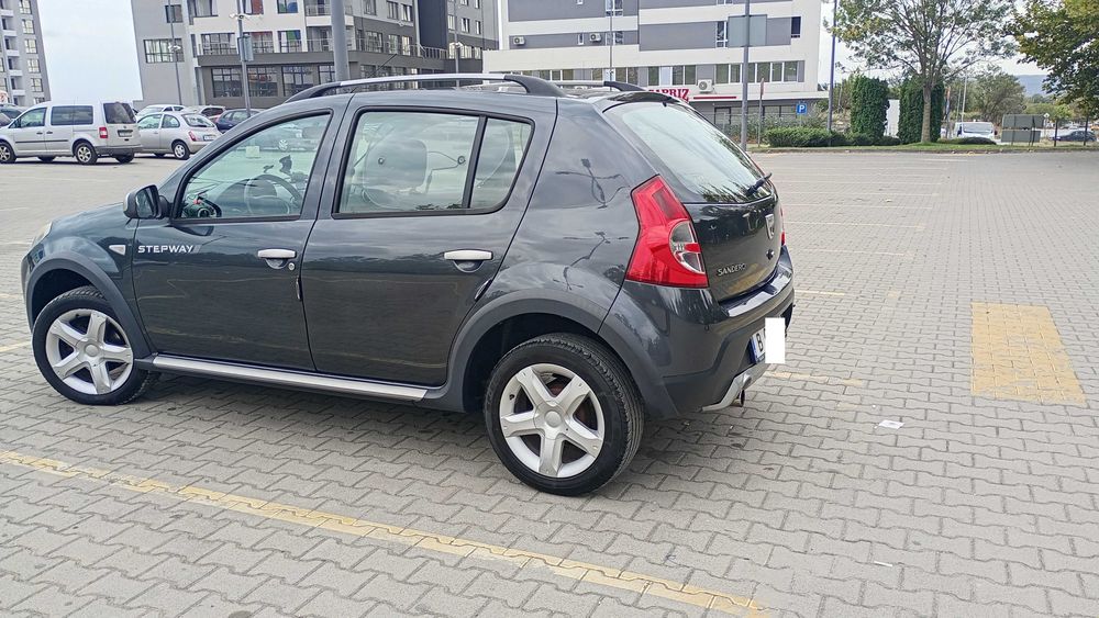 Dacia Sandero Stepway  1.6  8V (84 к.с.)