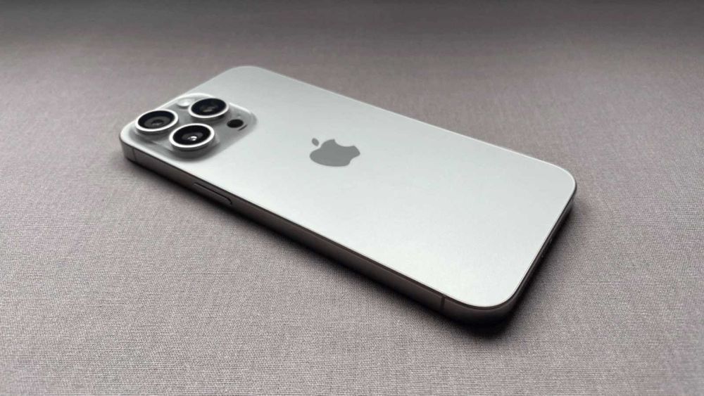 Iphone 15 pro max като нов (гаранционен)