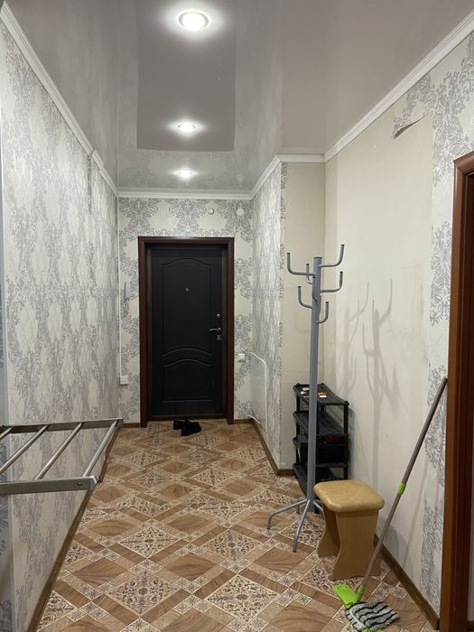 Сдам 2 комнатную квартиру . В 10 микрорайоне Все рядом ..