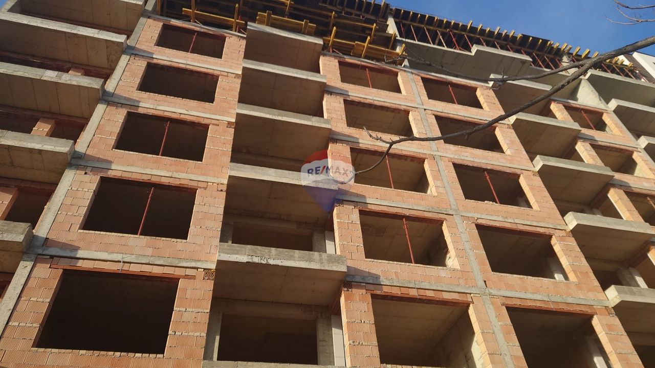 Продава се Тристаен апартамент в Варна, Централна поща - 119 кв.м за 1639 €/кв.м - Снимка #8