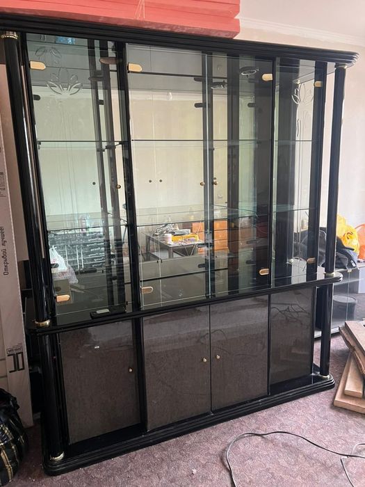 Шкаф зеркальное отражение