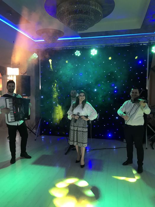 Inchiriez schela de lumini (lumini disco)