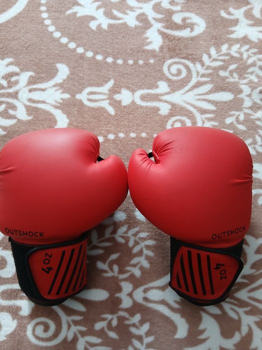 Vând echipament de box