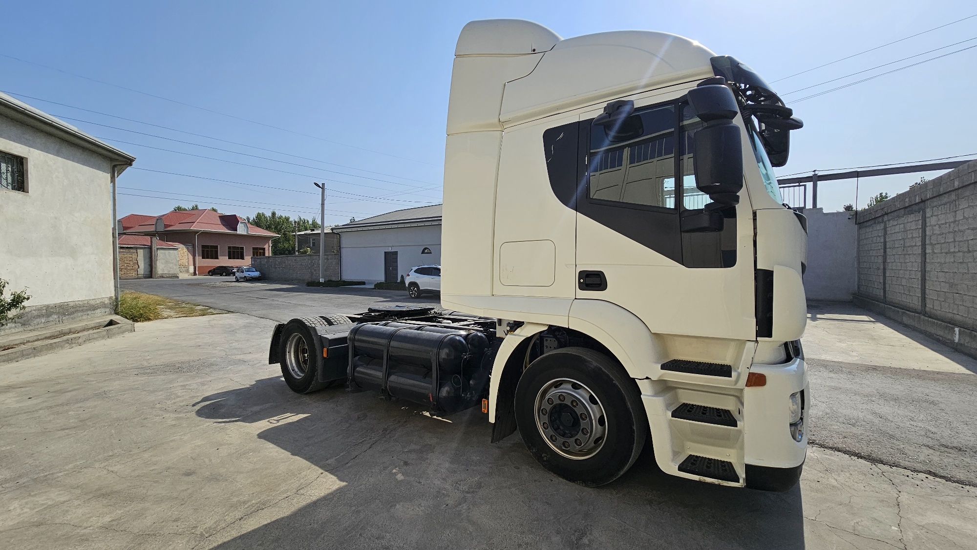 Iveco 330 zavod metan