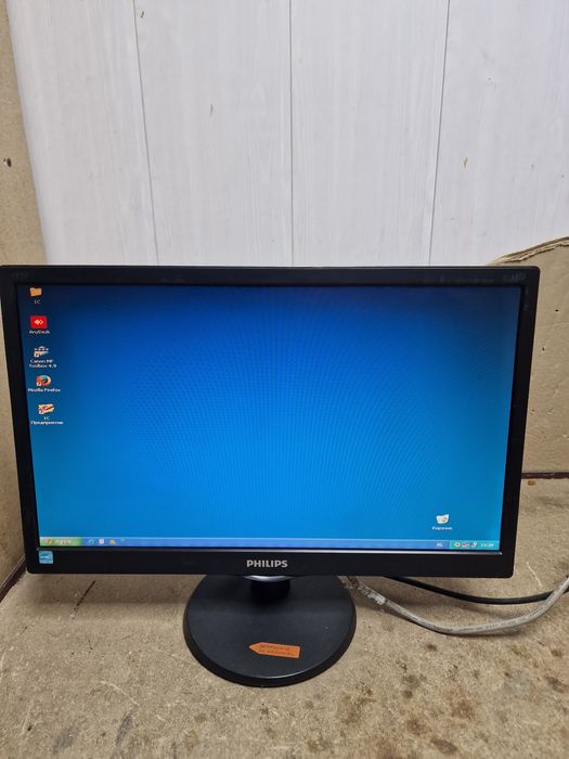 Компьютерные мониторы с дефектами