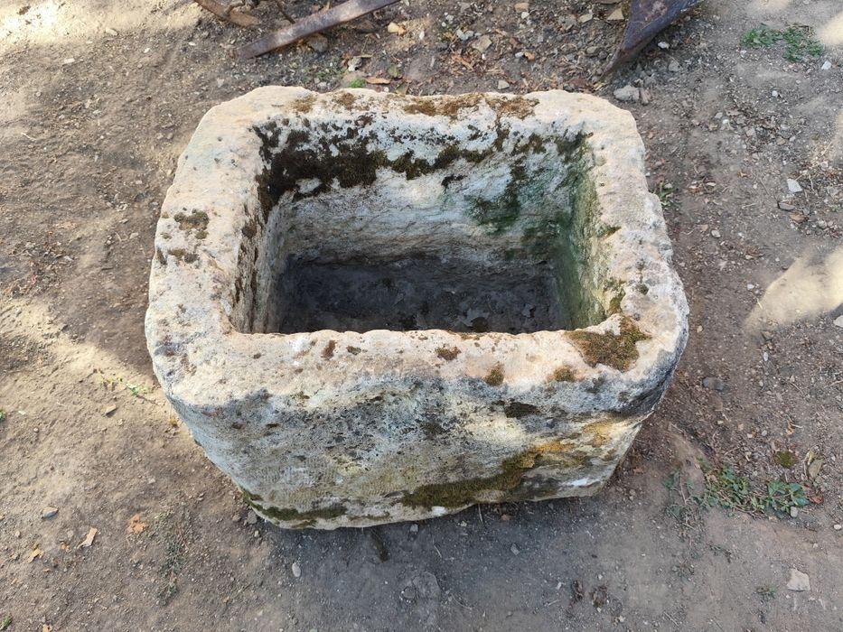 Каменно корито..