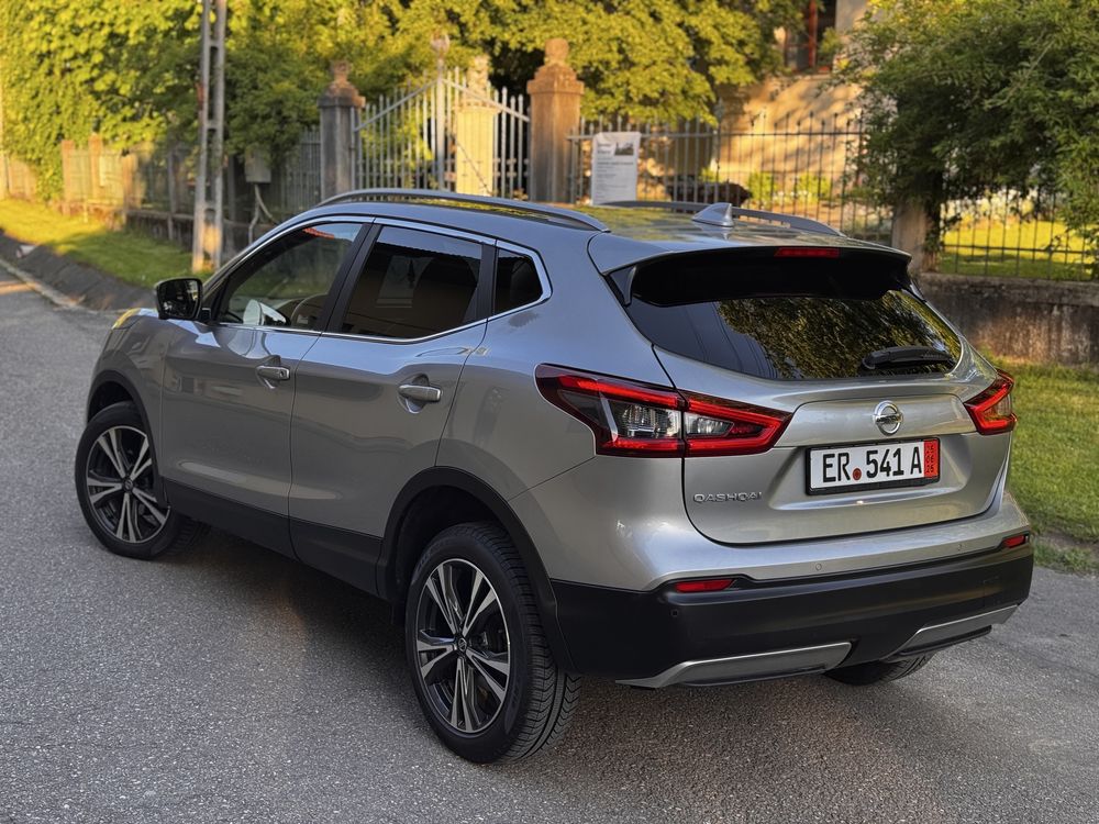Nissan Qashqai 4x4 Diesel/ Model Tekna /Panoramic/Distronic/Line assit