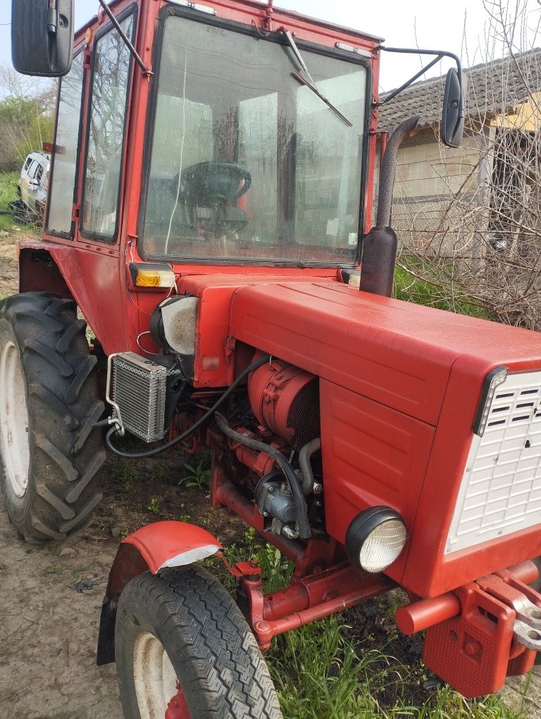 Продавам т25А с инвентар