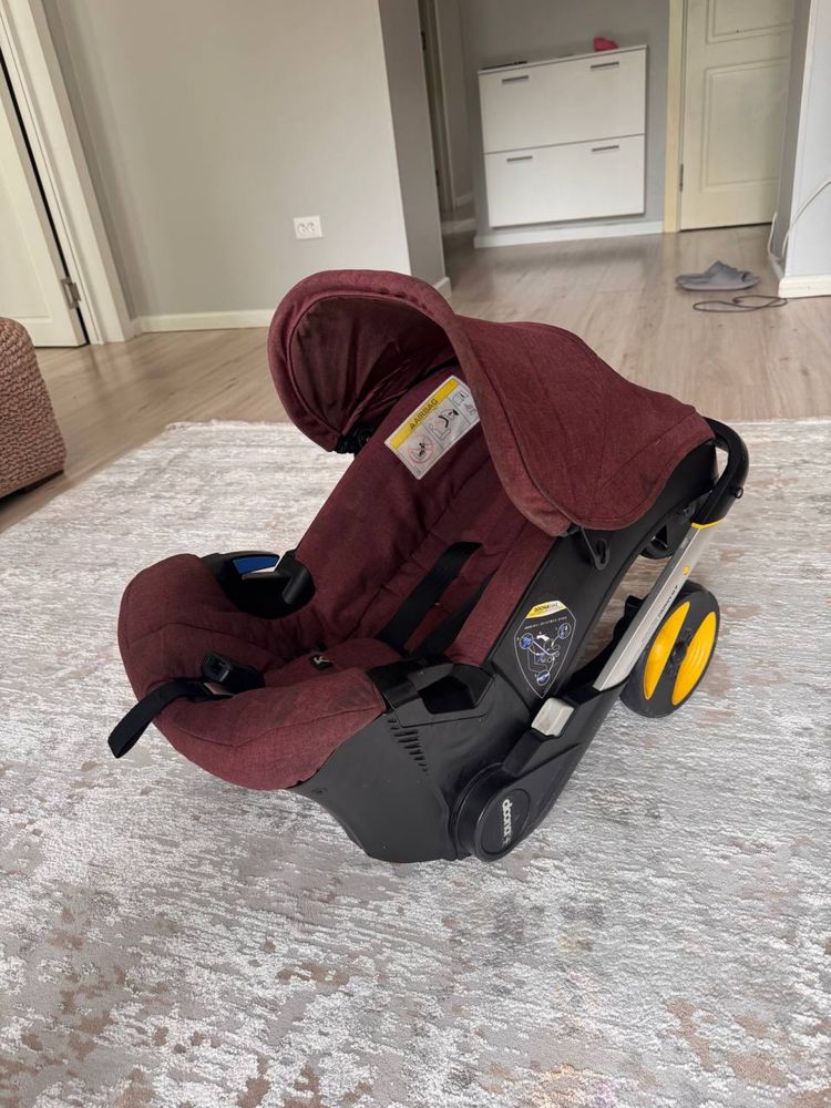 Коляска Doona +3in 1. Бу. В очень хорошем состоянии .