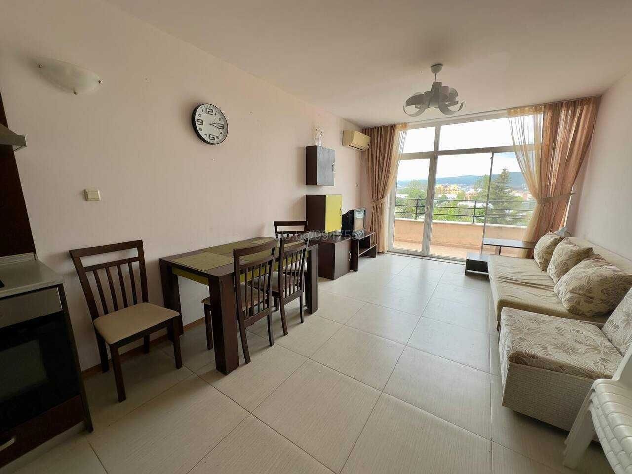 Продава се Двустаен апартамент в к.к. Слънчев бряг - 66000 кв.м за 1 €/кв.м - Снимка #2