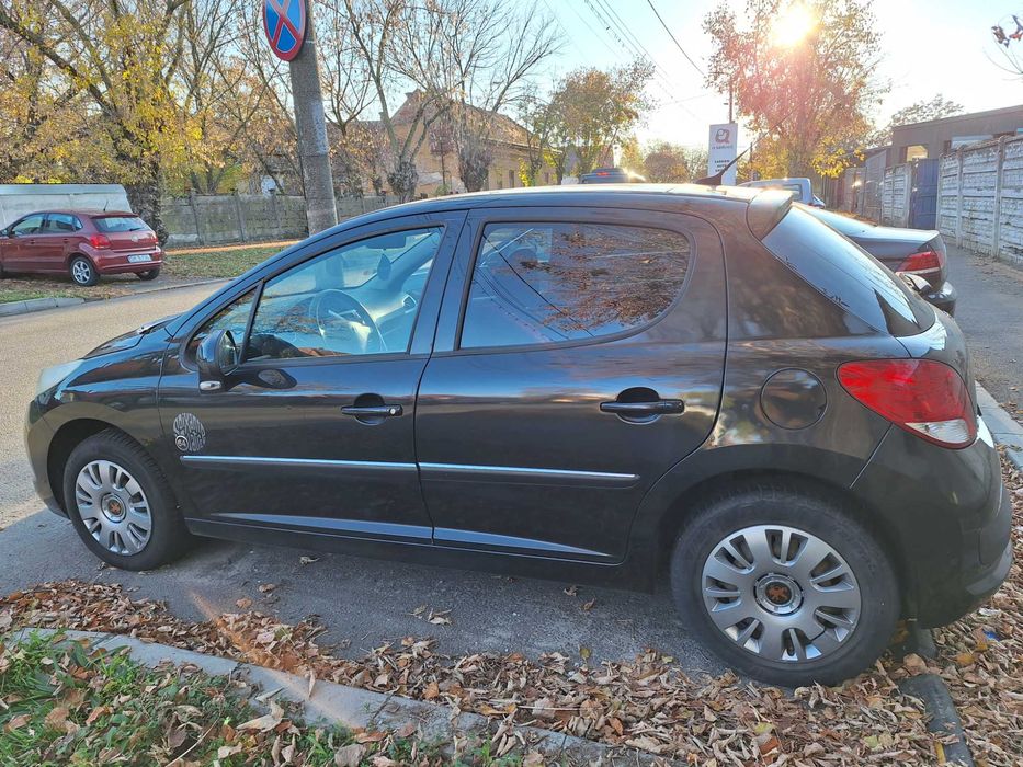 Vând peogeot 207, an de fabricatie 2010, model 2011, diesel