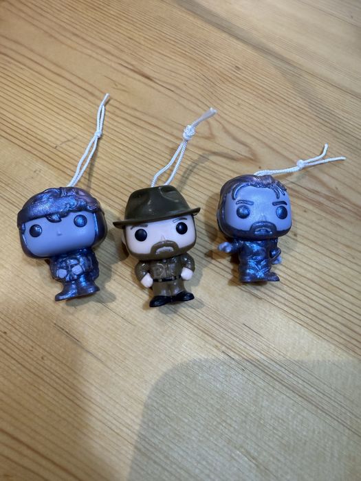 Фигурки киндер очень странные дела обмен