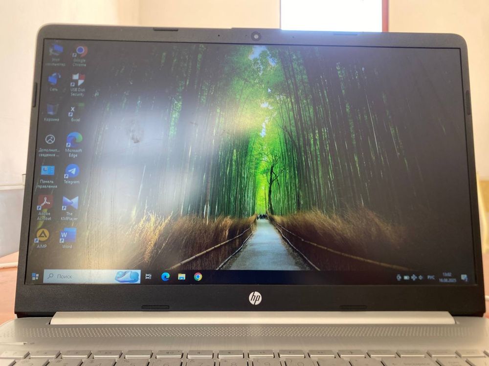 HP Laptop 15s в идеальном состоянии
