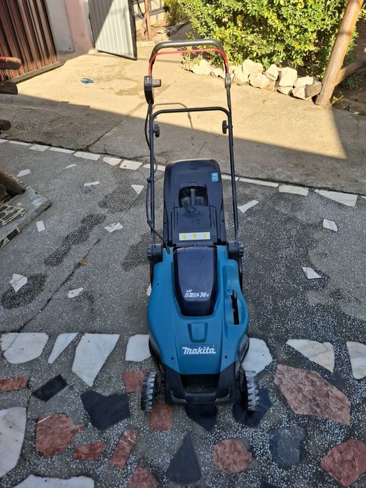 Makit DLM 431 masina de tuns iarba