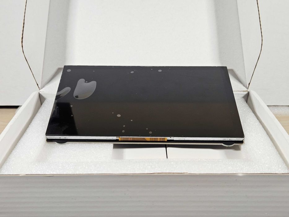 7-инчов дисплей – идеален за монтаж в PC кутия