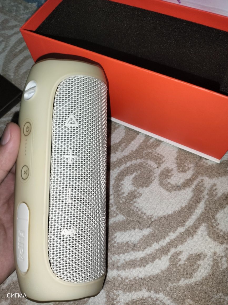 Продается колонка ориг Jbl flip 4