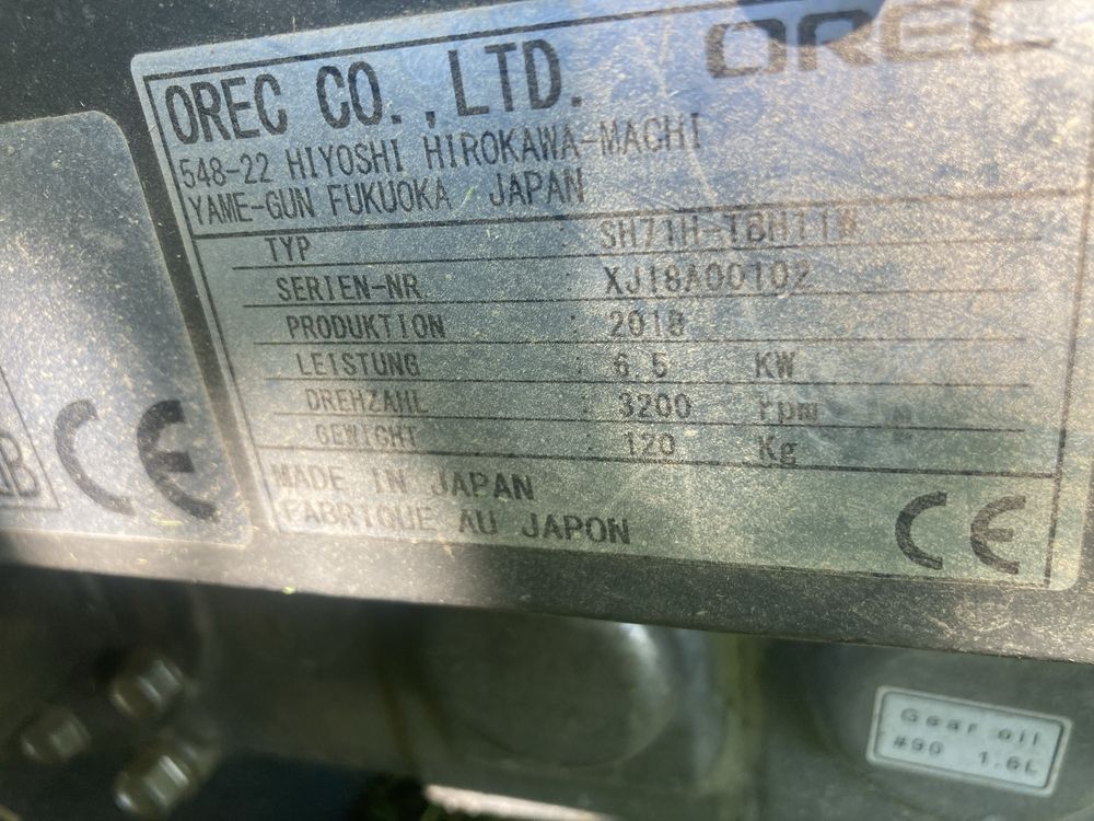 Vind cositoare tocatoare HONDA de iarba mare printre pomi