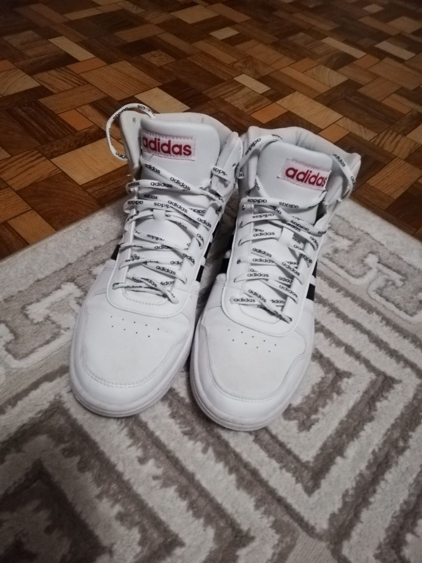 Adidas бели кецове