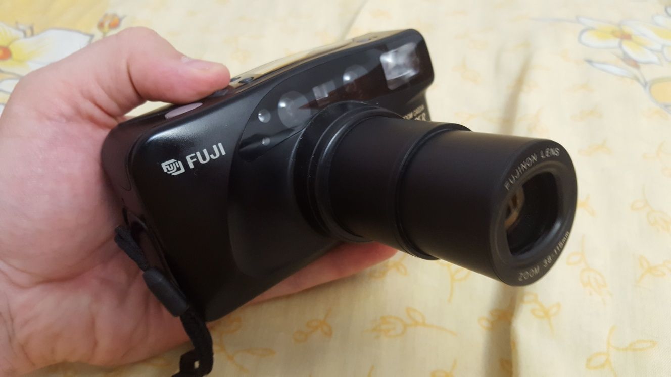 Fujifilm Super Zoom 115 Panorama (aparat foto pe film)