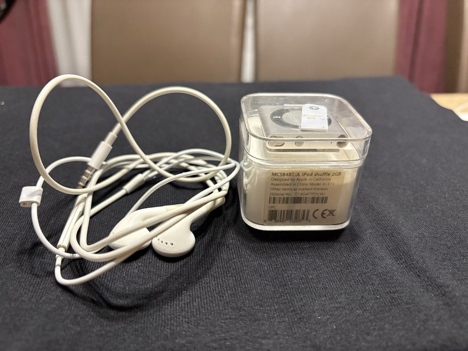 Ipod Shuffle 4th generation 2GB