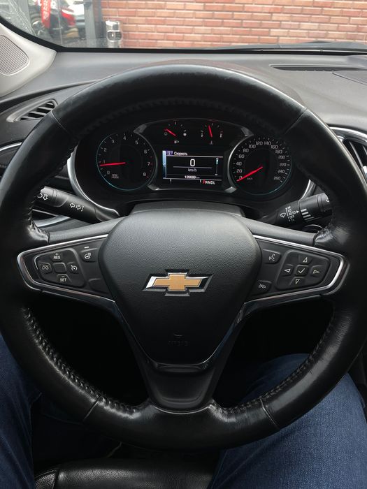 Malibu 2 avtomobili sotiladi !