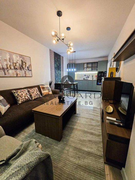 оф.24378 Топ локация! Тристаен обзаведен/ Новотела