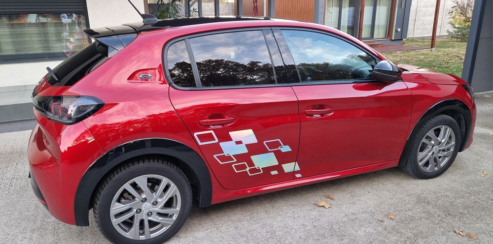 Peugeot e 208 GT full