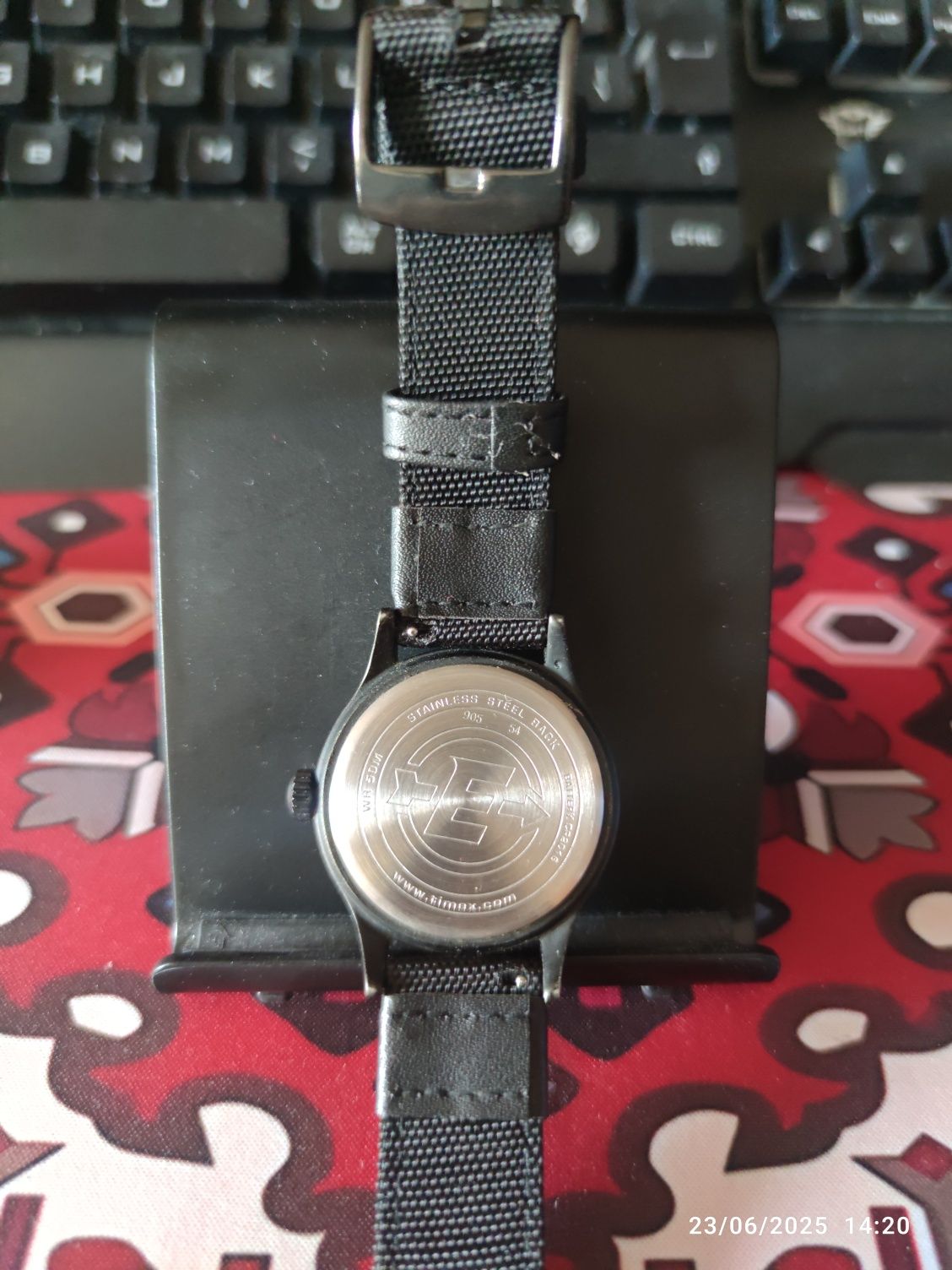 Часовник Timex Expedition