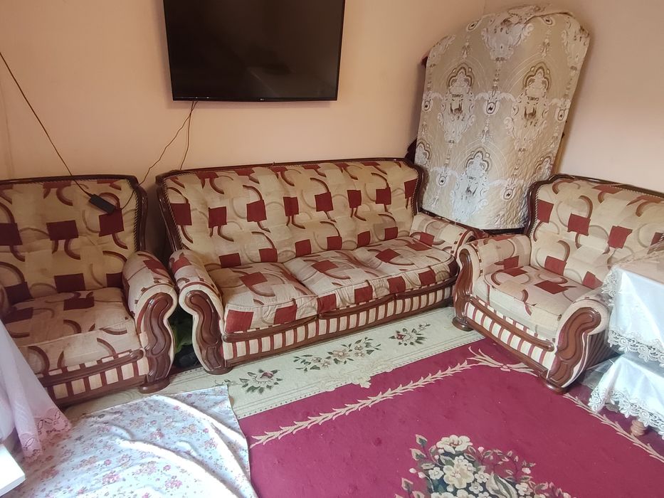 Divan kreslo sotiladi