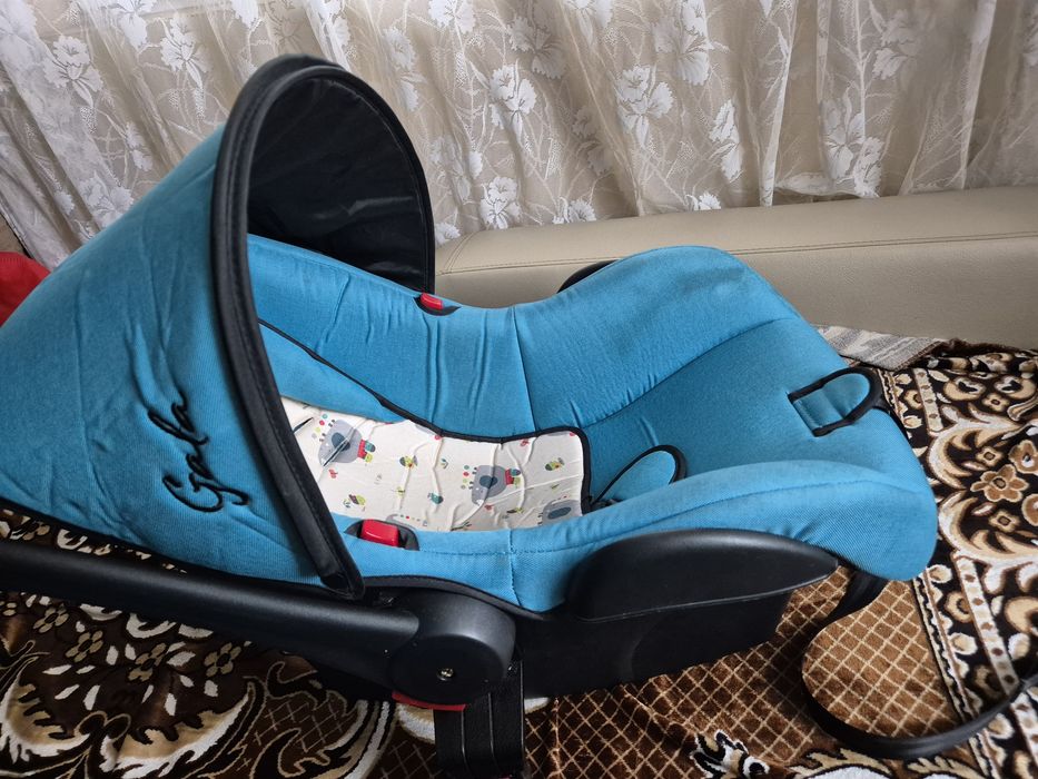 Децко столче за кола