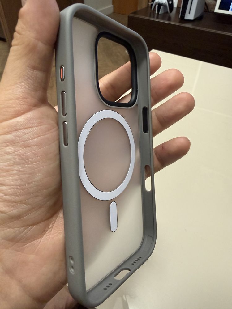 Оригиналeн кейс за Iphone 16 pro Nextone