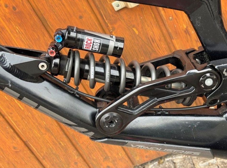 YT Tues M, 27.5 Upgrade DH, Мекица