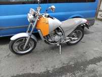 vând motocicletă Aprilia Moto 6.5
