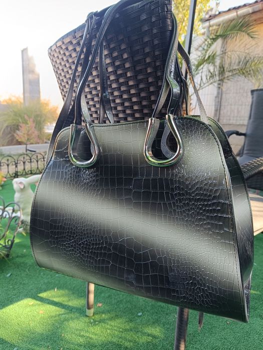 Големи дамски чанти лачени